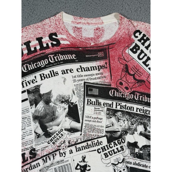 Vintage Chicago Bulls T‎ Shirt Mens Large Newspaper 90s AOP Jordan MVP Rare VTG - Picture 4 of 12